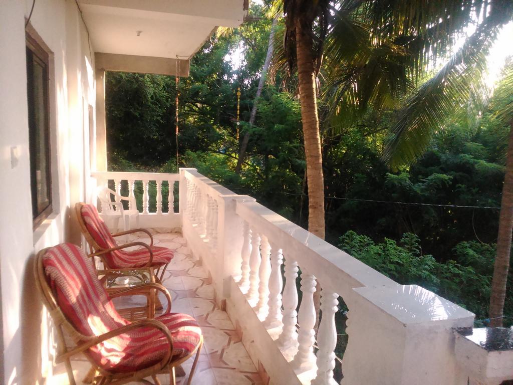 La Blanche Guest House Calangute Oda fotoğraf